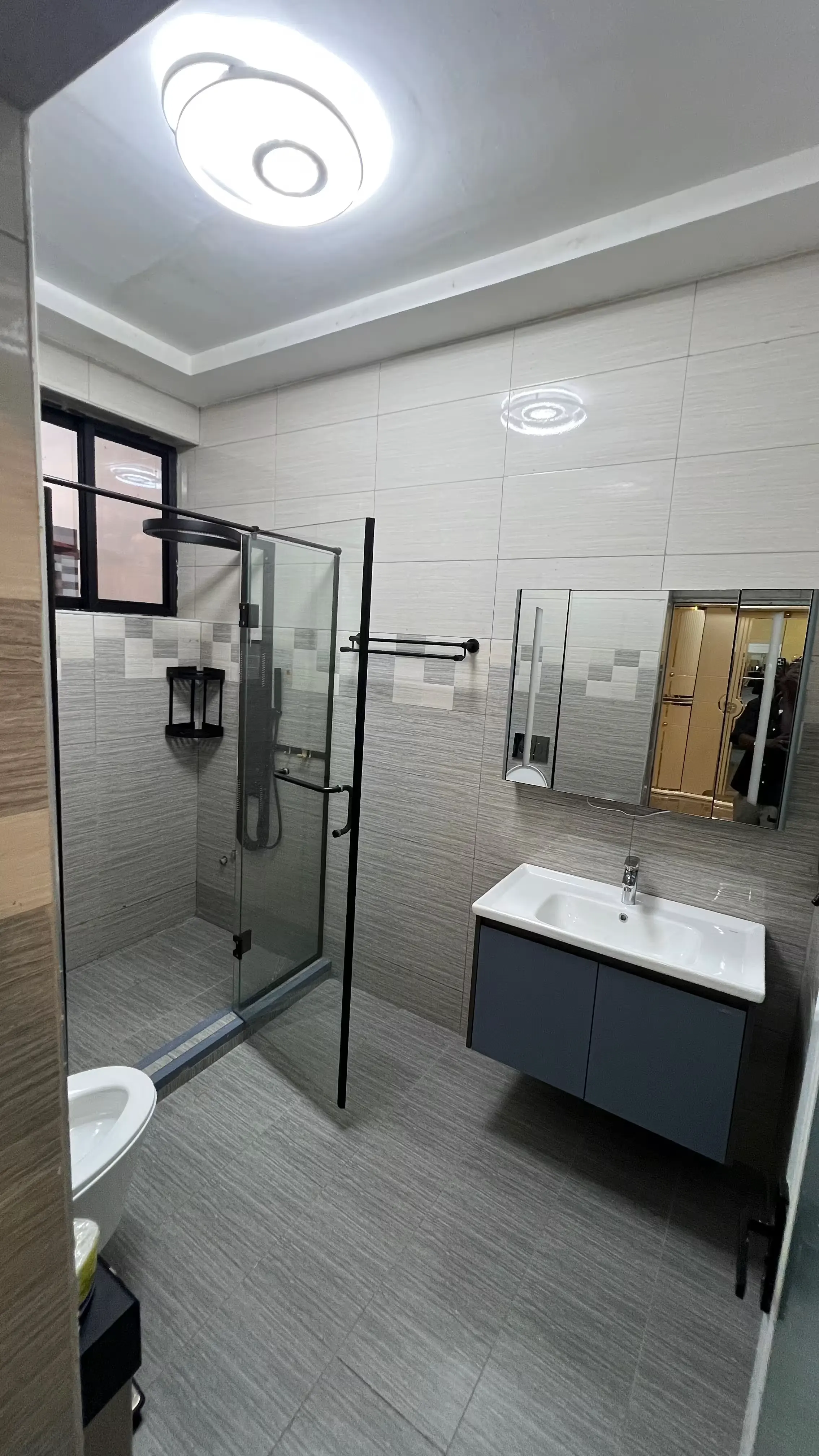Executive room washroom