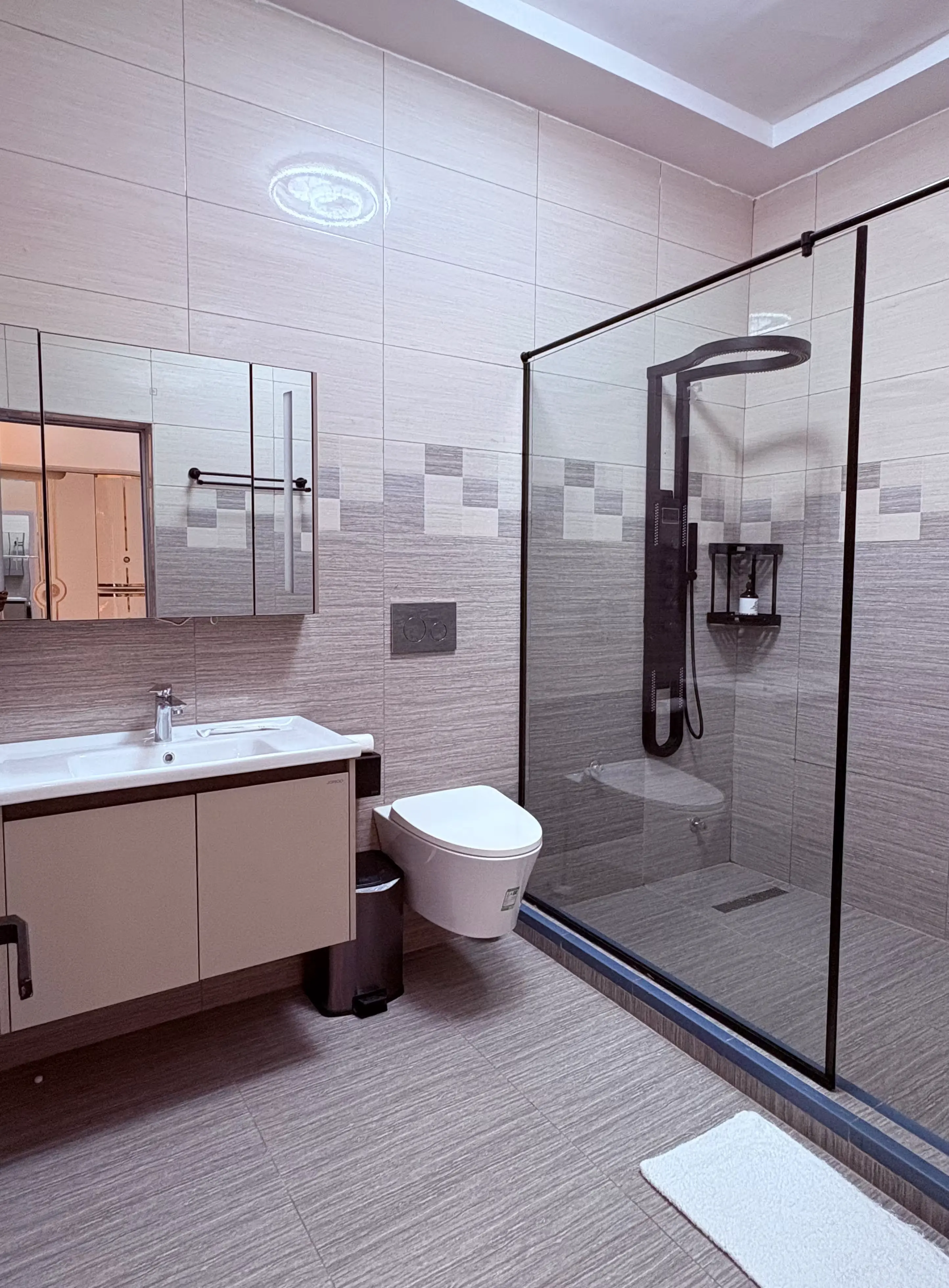 Executive Queen room washroom