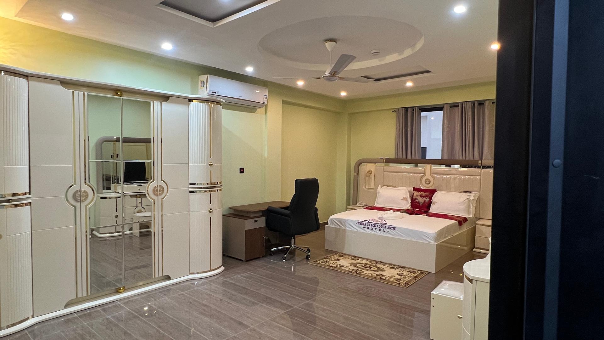 Executive Queen room at Jemima Grace Kodua Antwi Hotel